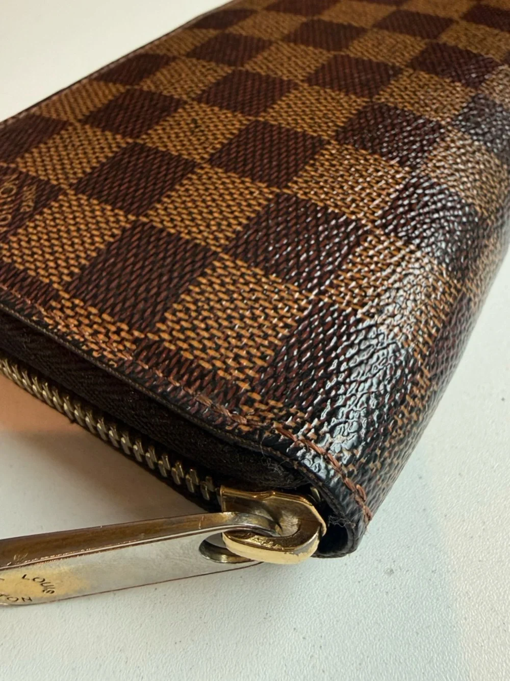 Louis Vuitton ‘Zippy Wallet in Damier Ebene’